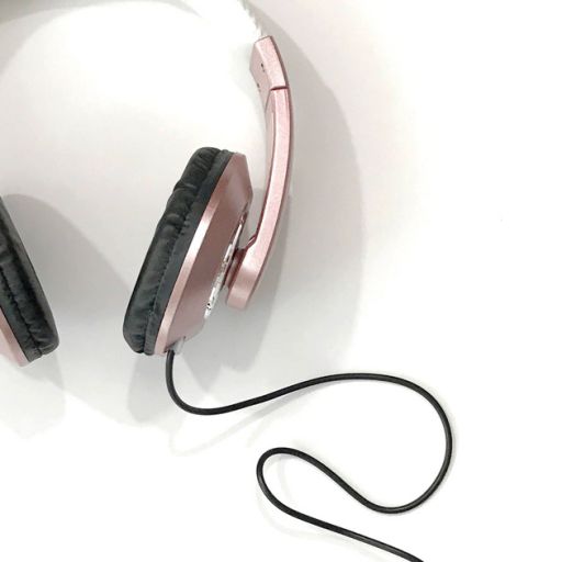 5 Rekomendasi Lagu Korea yang Menenangkan